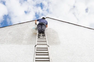 Peinture extérieure à la Chapelle-de-Brain — façades et ravalement